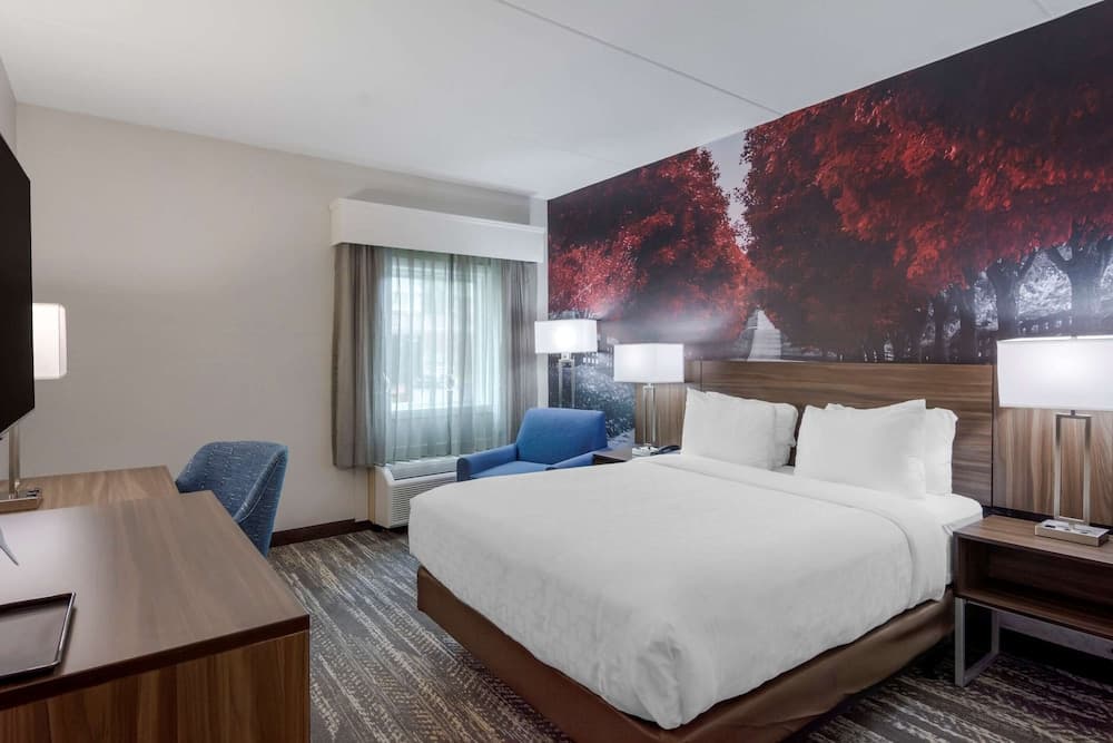 Clarion Pointe Charlottesville