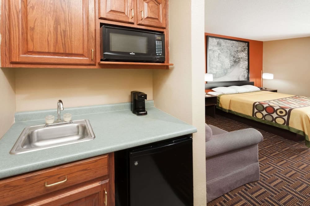 Super 8 by Wyndham Rochester