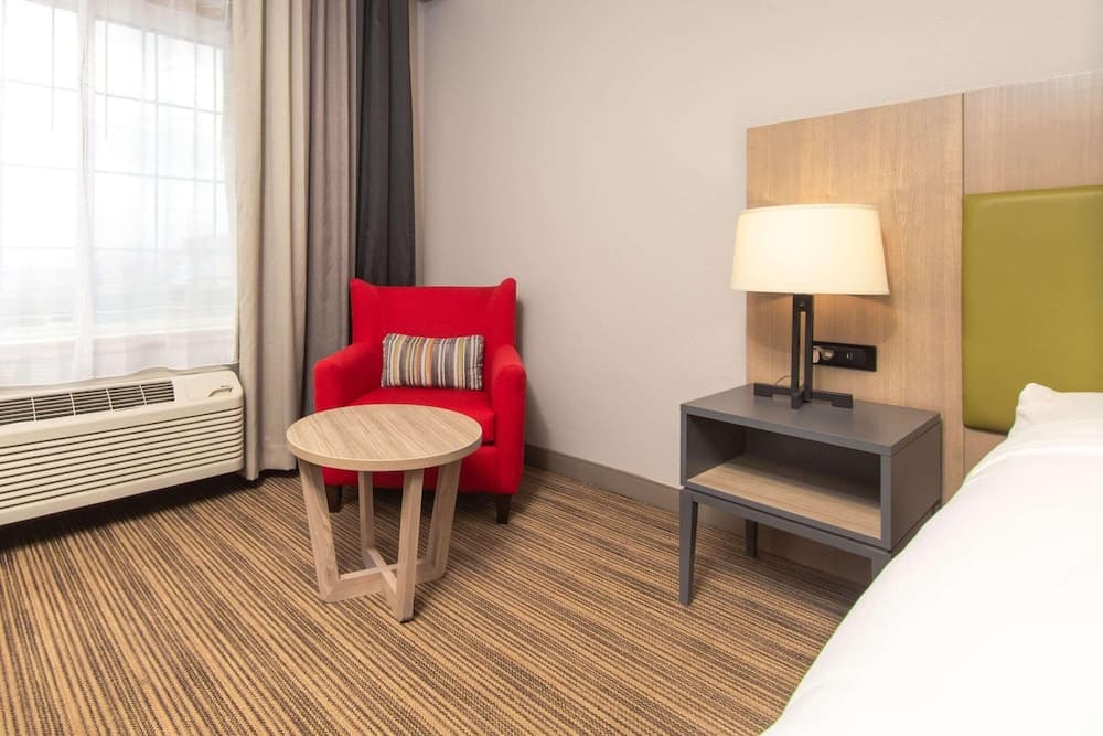 Country Inn & Suites by Radisson, Rapid City, SD