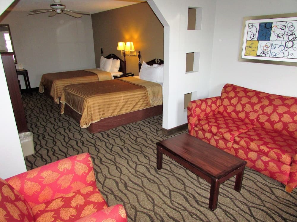 Days Inn & Suites by Wyndham Fort Valley