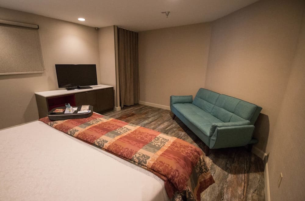 Empeiria High Sierra Hotel