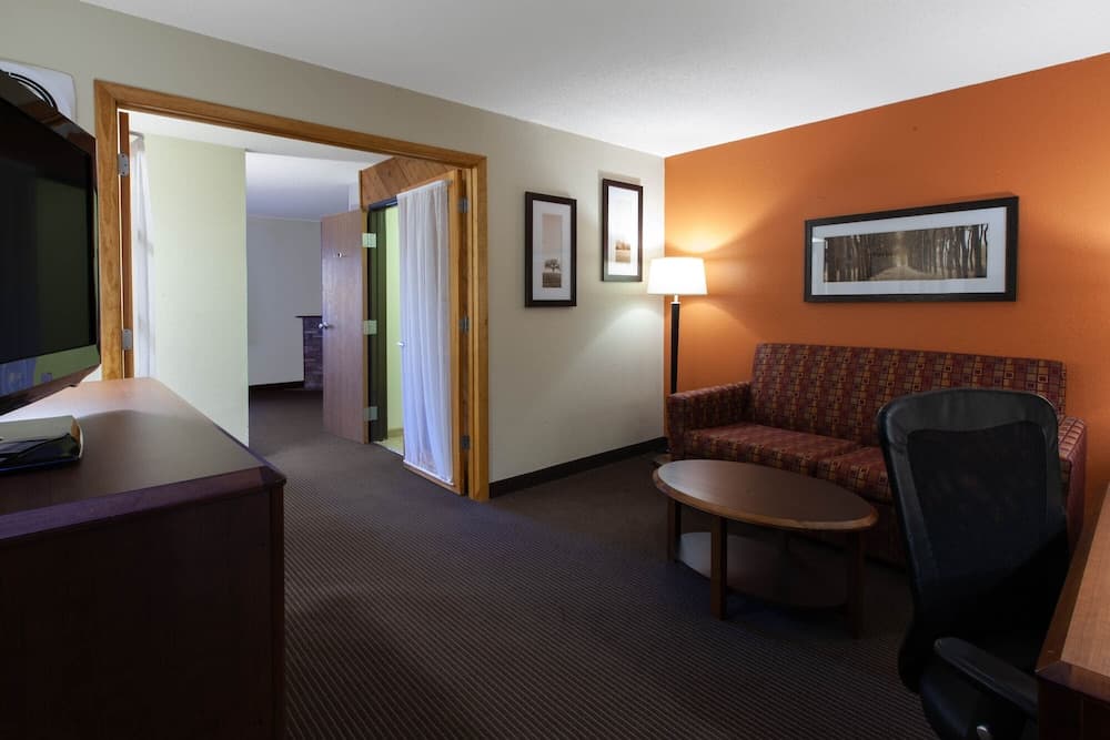 AmericInn by Wyndham Iron River