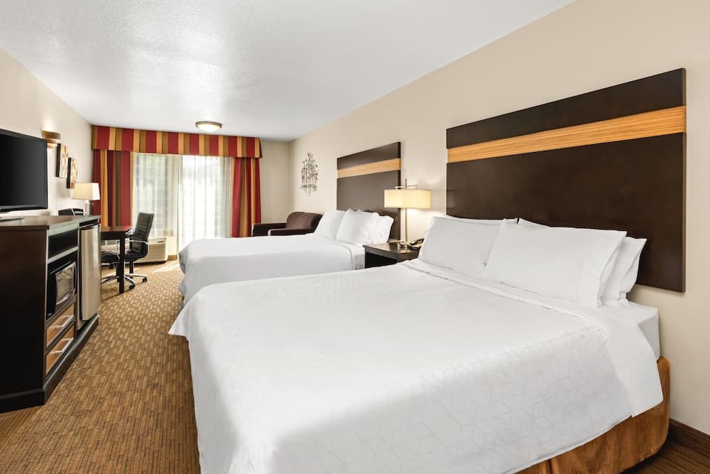 Holiday Inn Express Portland SE- Clackamas Area by IHG