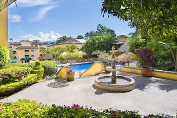 Apartotel & Suites Villas del Rio