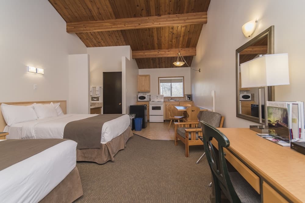 Rocky Mountain Ski Lodge