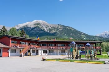Rocky Mountain Ski Lodge