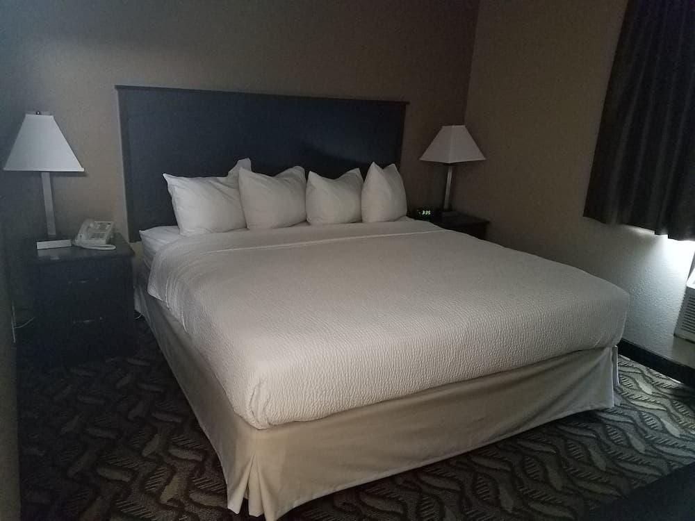 Americas Best Value Inn & Suites Bismarck