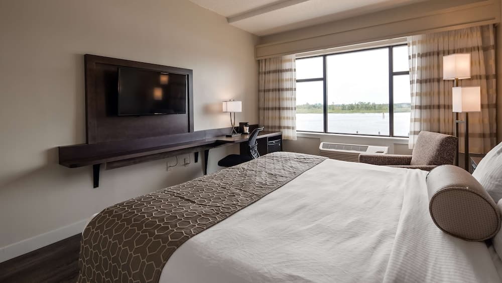 Best Western Plus Coastline Inn