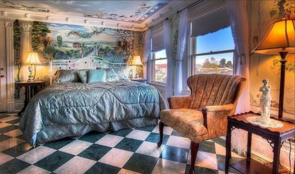 Gingerbread Mansion Inn