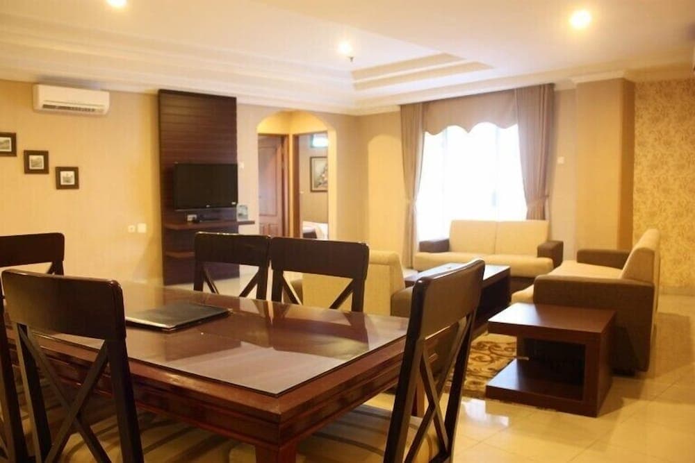 Travellers Suites Serviced Apartments