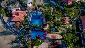 Qualton Club Ixtapa - All Inclusive