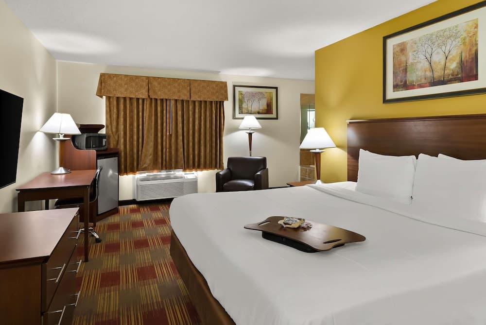 Best Western Lakewood Inn