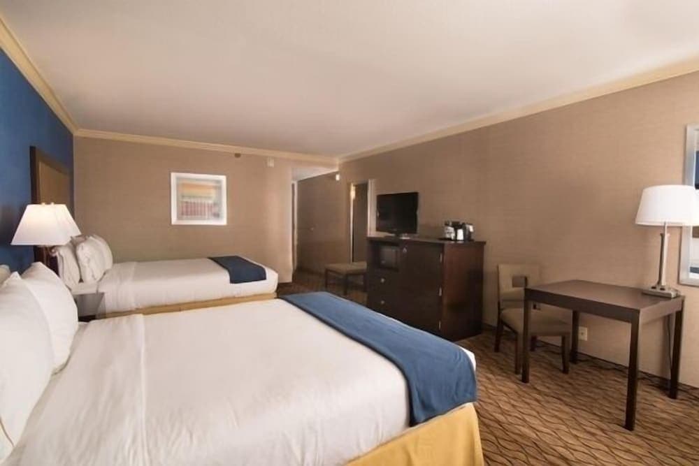 Holiday Inn Express Port Hueneme by IHG