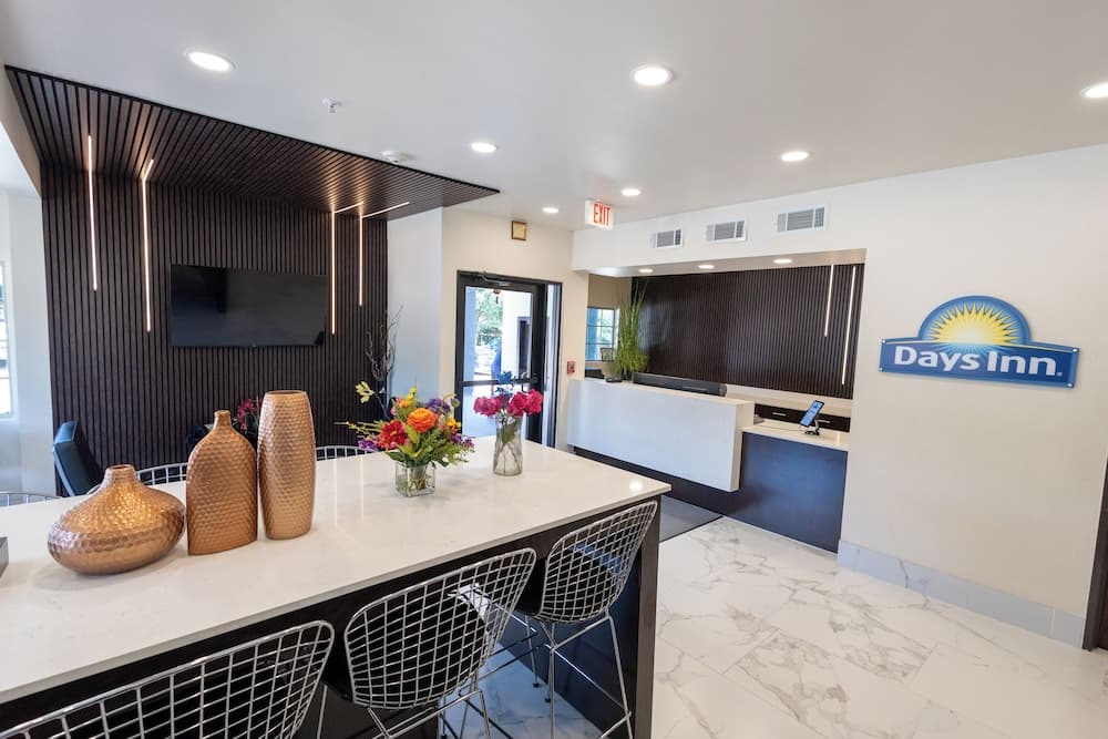 Days Inn by Wyndham Arlington