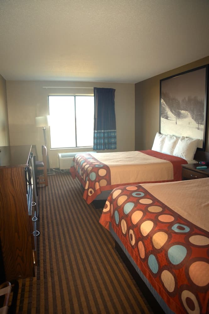 Super 8 by Wyndham Portage