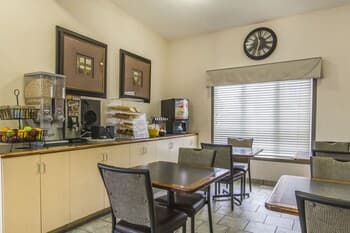 Econo Lodge Lethbridge