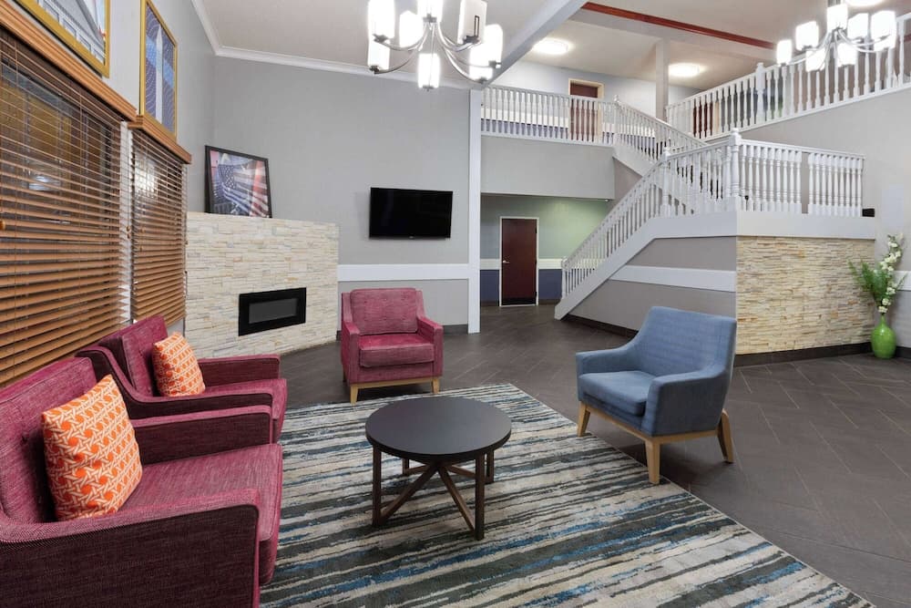 AmericInn by Wyndham Grinnell