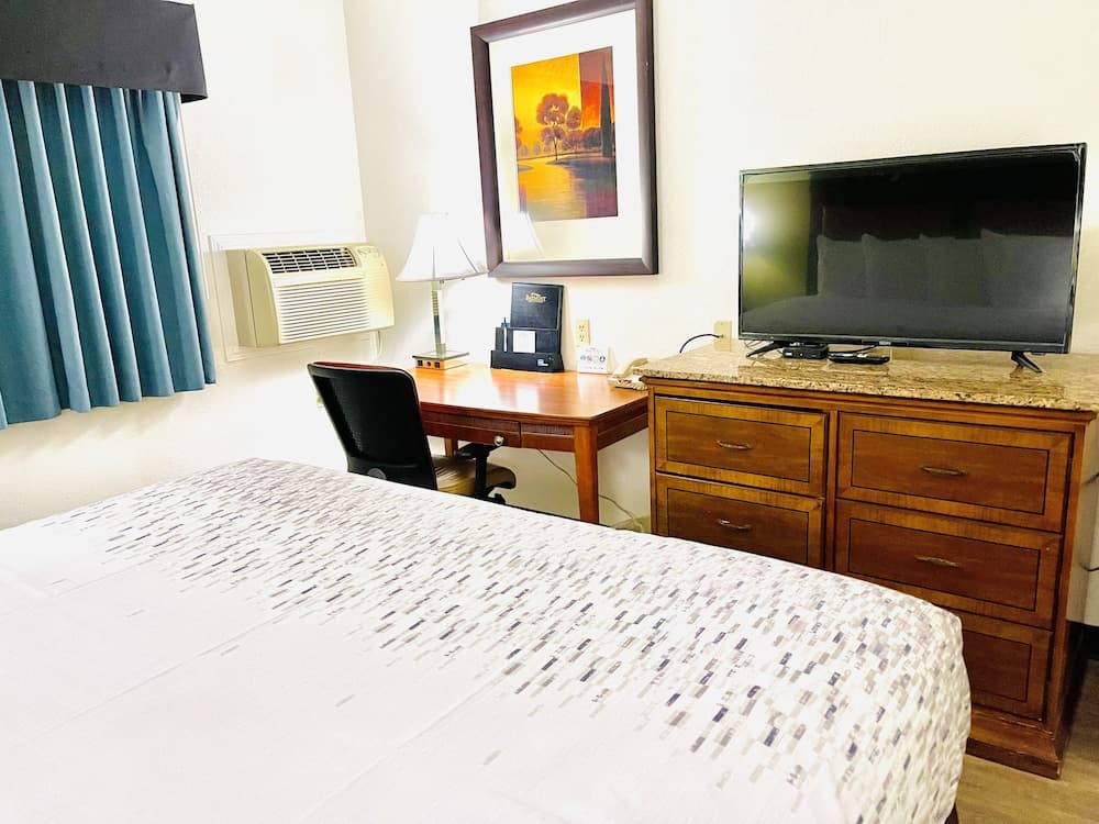 Baymont by Wyndham Hutchinson