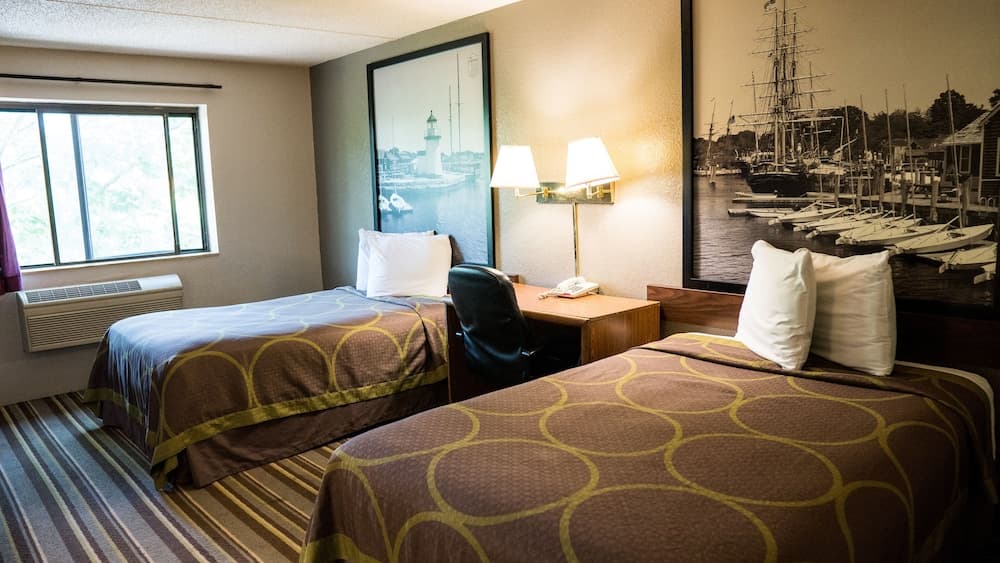 Super 8 by Wyndham Groton