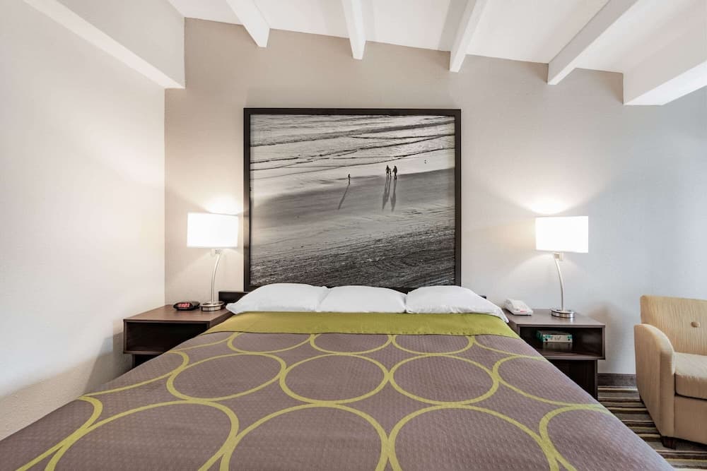 Super 8 by Wyndham Melbourne