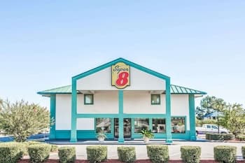 Super 8 by Wyndham Valdosta/Conf Center Area