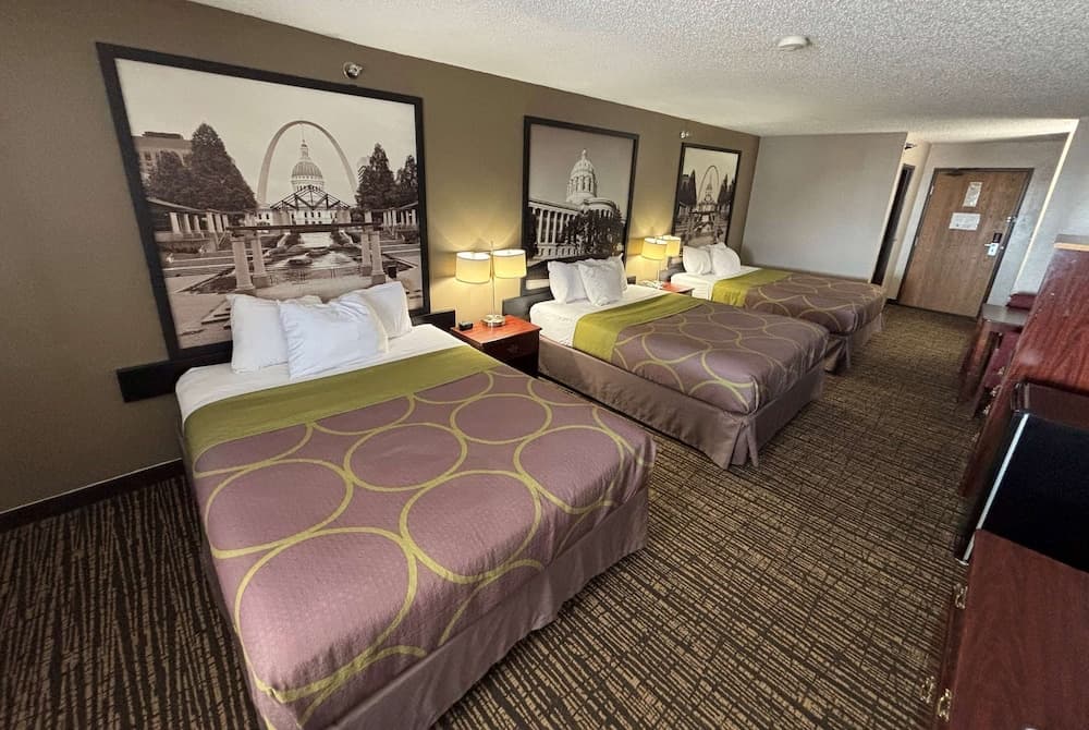 Super 8 by Wyndham Jerseyville