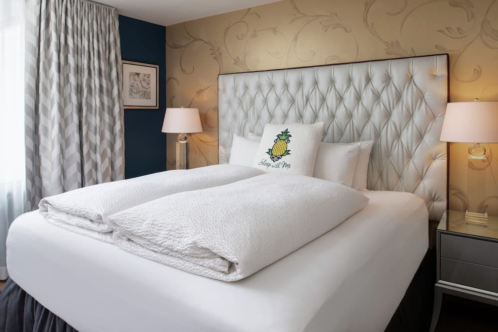 Staypineapple, Hotel Rose, Downtown Portland