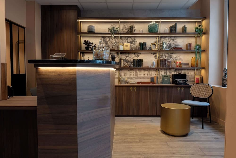 Hotel Kyriad Paris 10 Canal Saint Martin