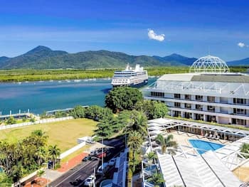 Pullman Reef Hotel Casino