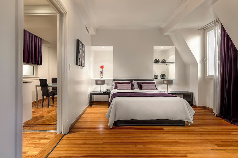 Broadway Hotel & Suites