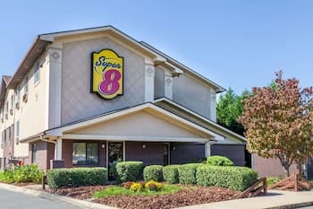 Super 8 by Wyndham Charlotte/Amusement Park Area