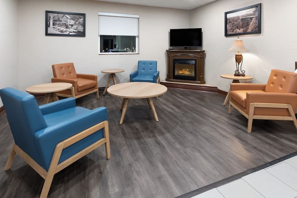 Super 8 by Wyndham Summersville/New River National Park