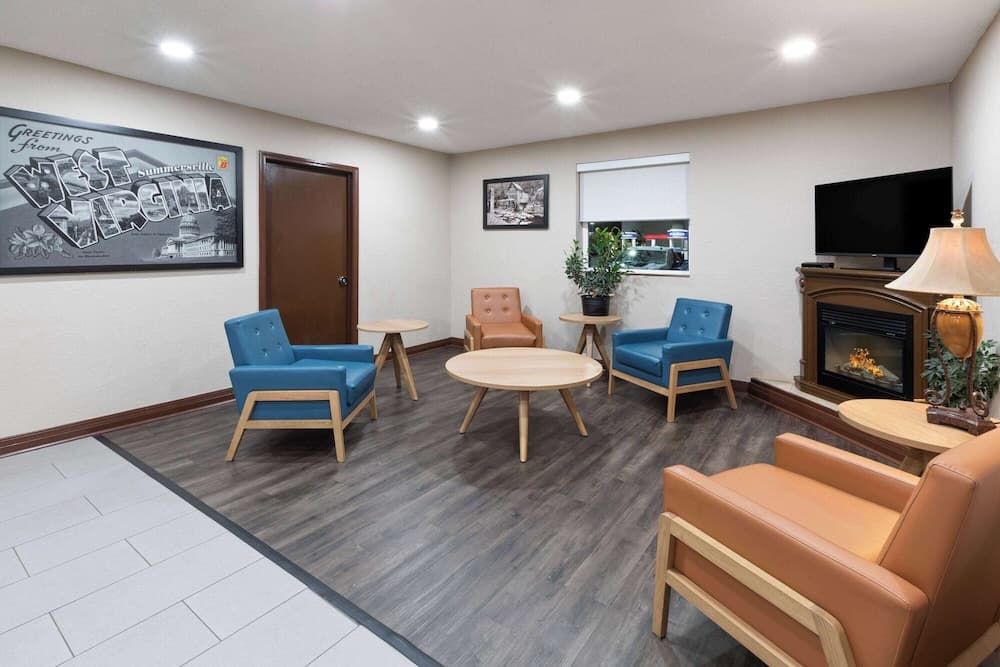 Super 8 by Wyndham Summersville/New River National Park