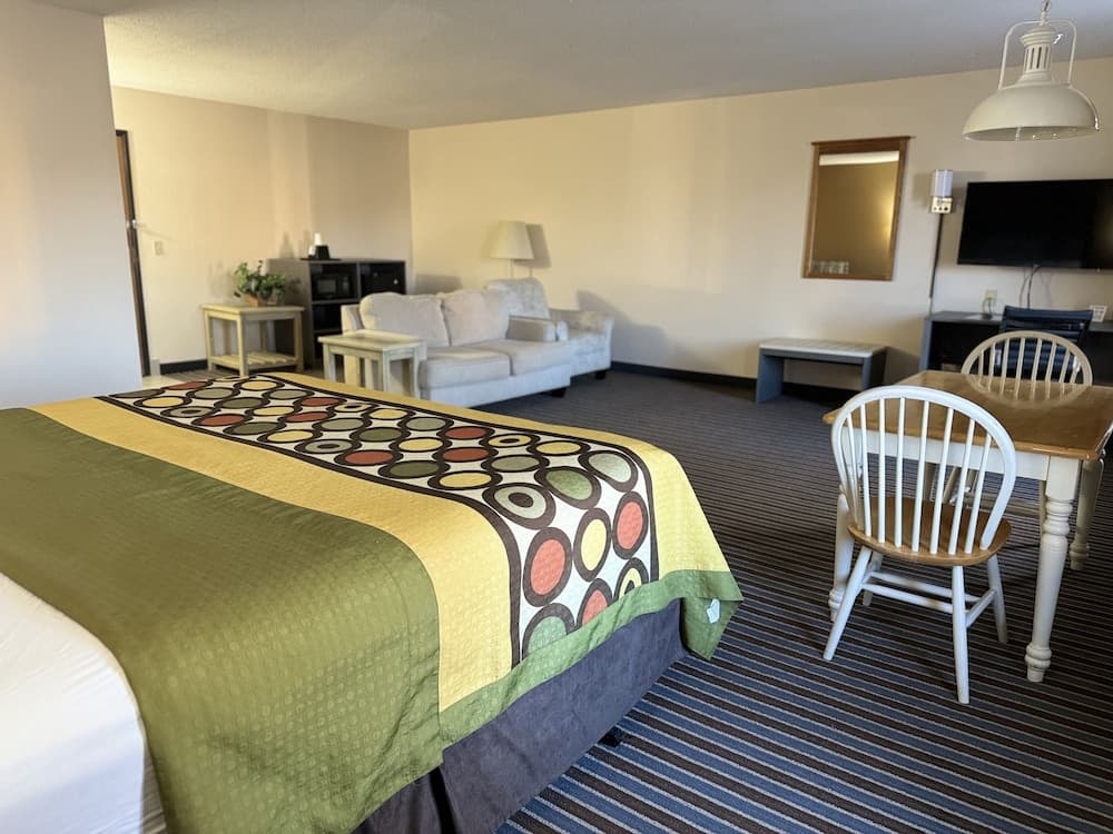 Super 8 by Wyndham Columbia Clark Lane