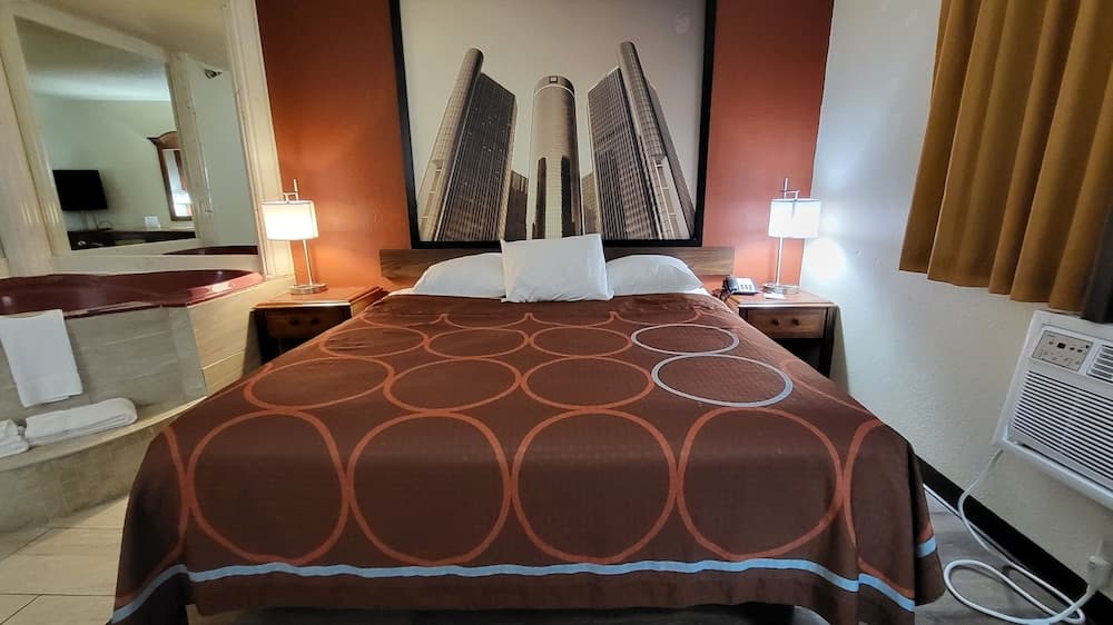 Super 8 by Wyndham Canton/Livonia Area