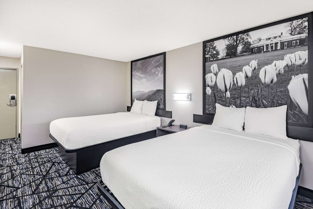 Super 8 by Wyndham Charlottesville