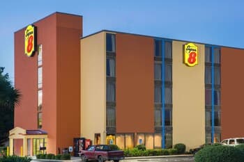 Super 8 by Wyndham Myrtle Beach/Market Common Area