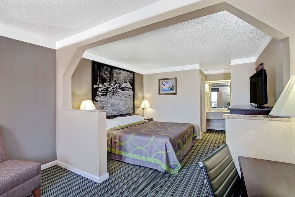 Super 8 by Wyndham Knoxville East