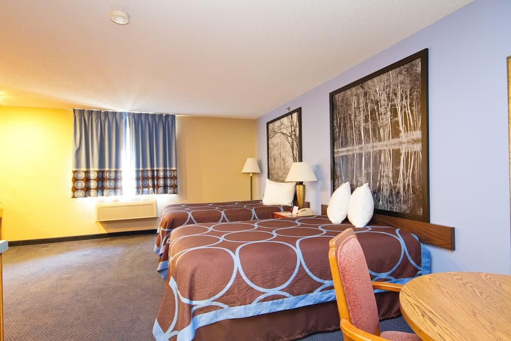 Super 8 by Wyndham Adrian