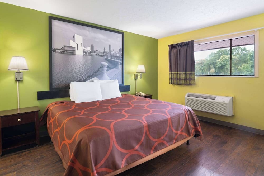 Super 8 by Wyndham Youngstown/Girard