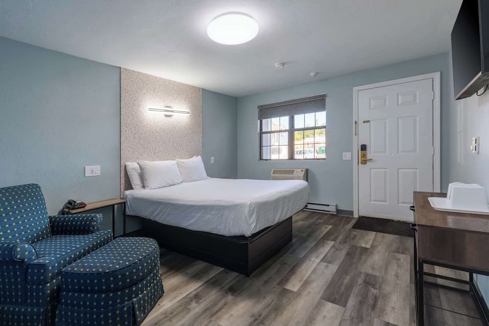 Knights Inn North Attleboro