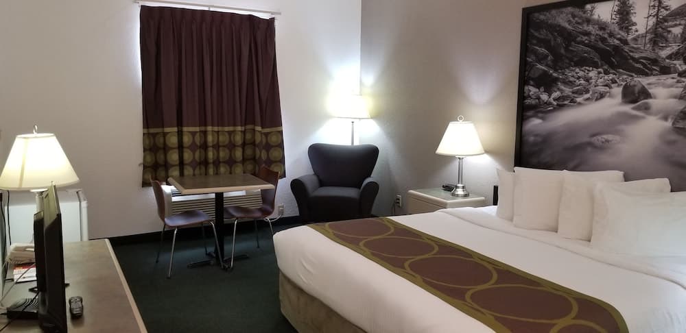 Super 8 by Wyndham Pincher Creek AB