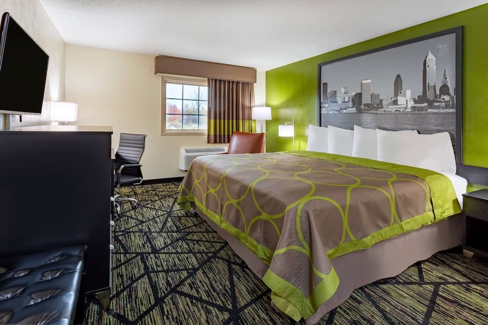 Super 8 by Wyndham Wooster