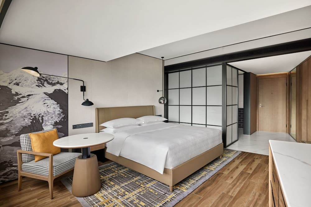 Sheraton Chengdu Lido Hotel