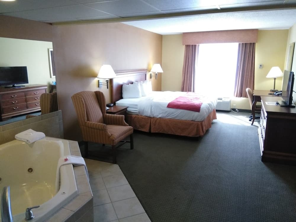 Baymont by Wyndham Clinton