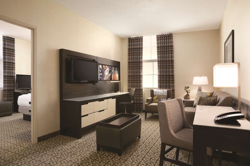 DoubleTree by Hilton Boston - Downtown