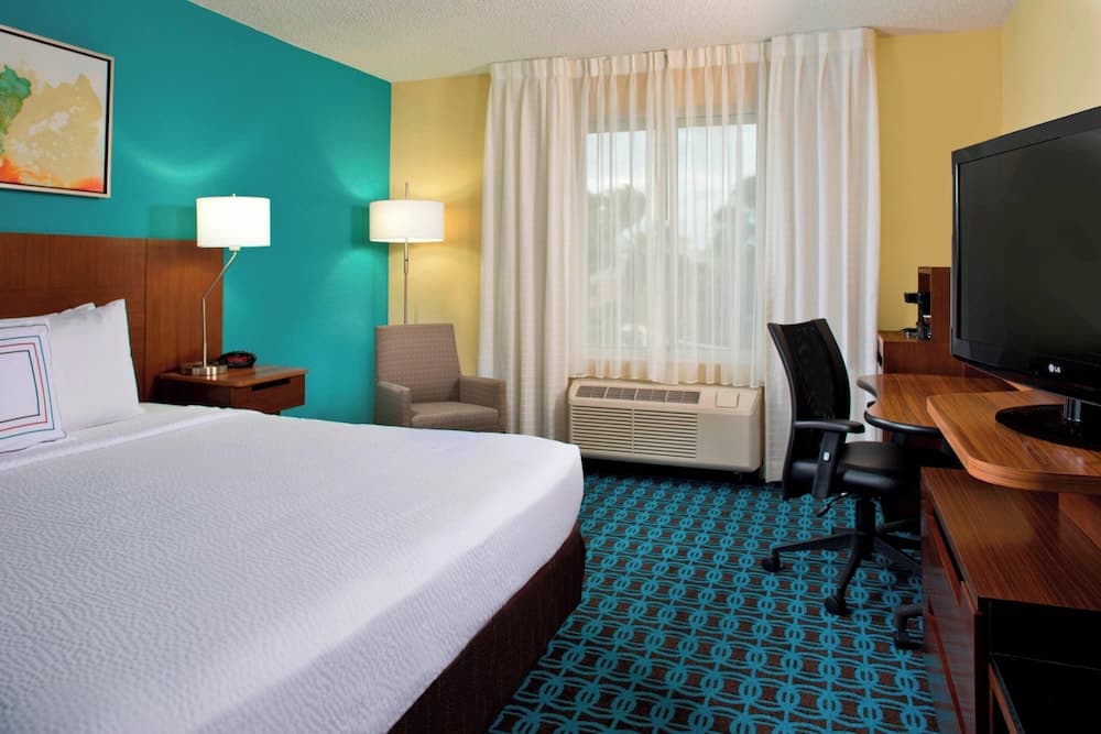 Fairfield Inn & Suites Lake Buena Vista in Marriott Village