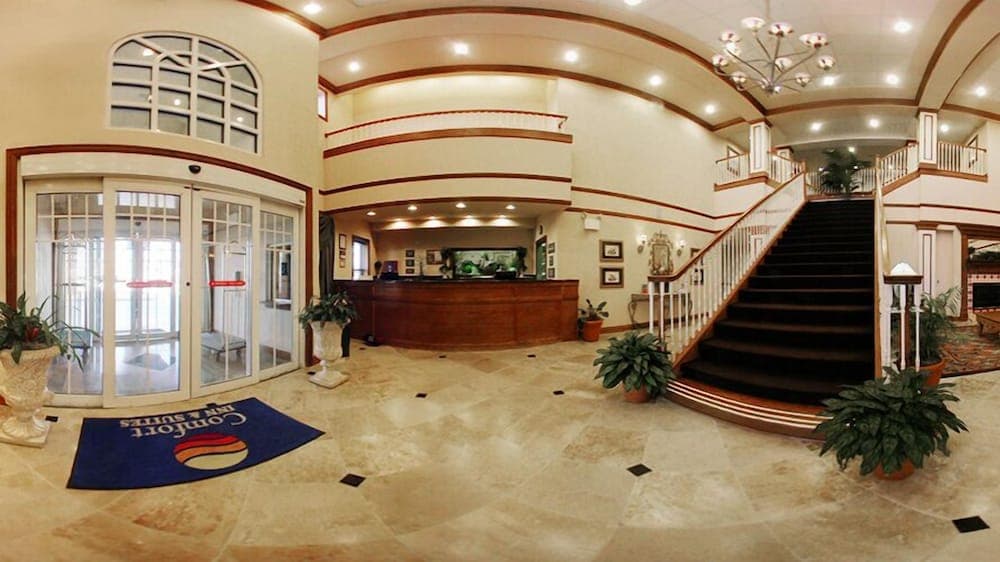 Quality Inn & Suites I-35 E / Walnut Hill