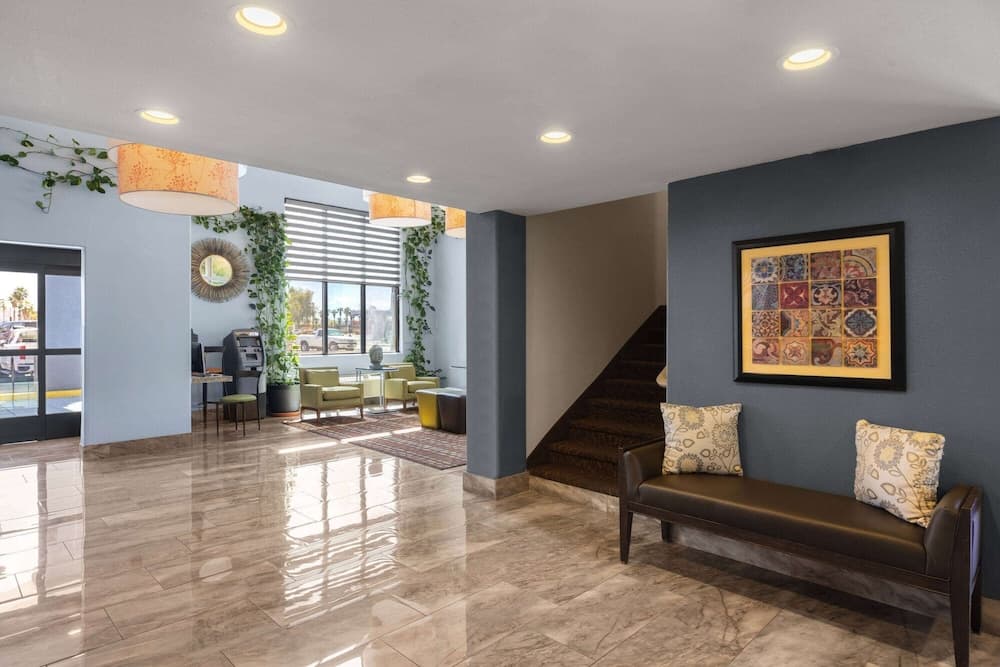 Days Inn & Suites by Wyndham Tucson/Marana