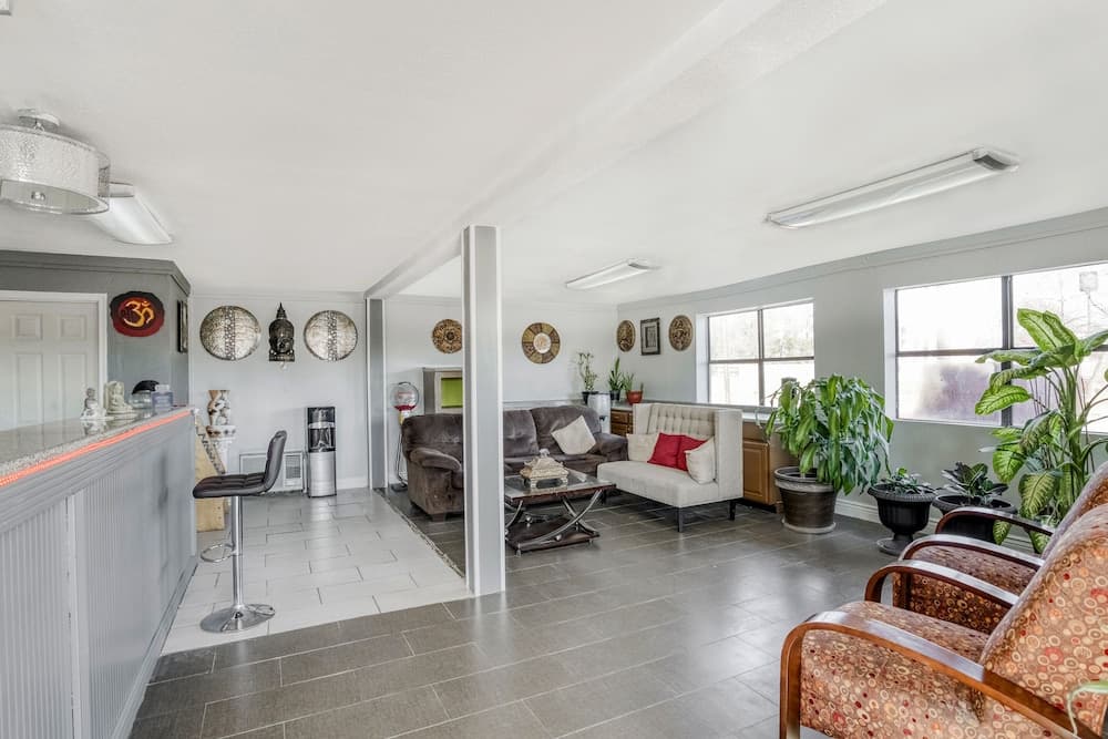 OYO Hotel Pineville LA Hwy 165